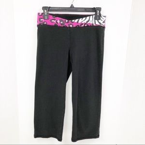 New! V-front, VS crop yoga pants